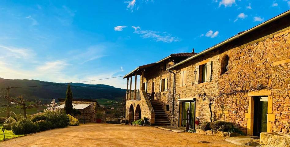 Maison d’hôte pour 2 personnes, avec vue et jardin à Leynes
