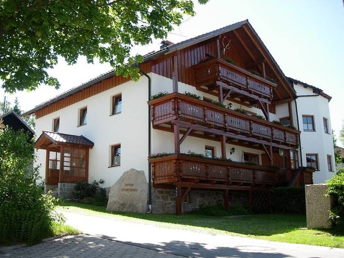 Ferienwohnung für 4 Personen, mit Balkon/Terrasse und Terrasse sowie Garten in Haidmühle - 2