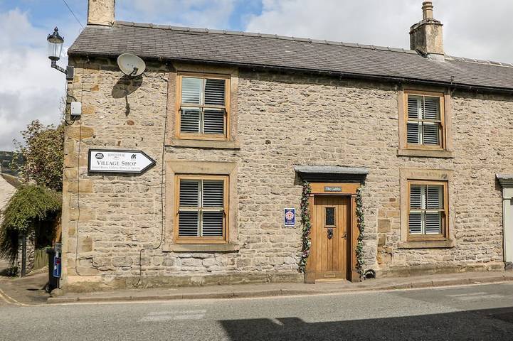 Cottage for 6 people, with hot tub and garden, with pets in Peak District