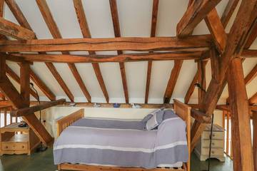 Cottage for 13 People in Rockbourne, New Forest, Photo 1