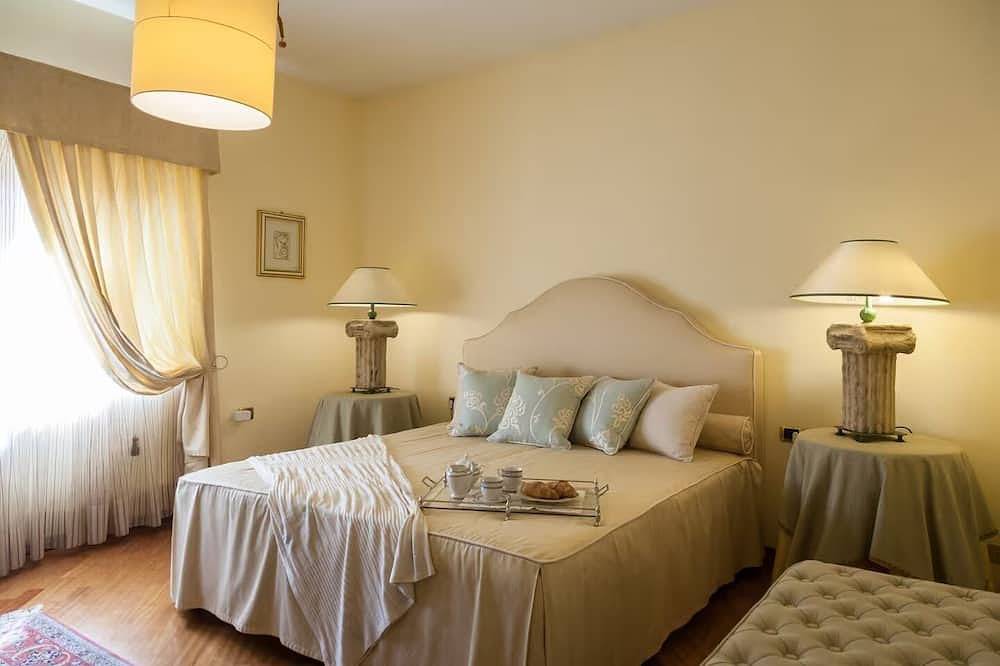 Entire apartment, Casa Del Gelsomino 1 - Double Room with Private Bathroom in Olbia, Costa Smeralda