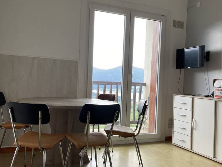 Gîte pour 4 personnes, avec balcon et vue sur le lac à Les Angles - 3