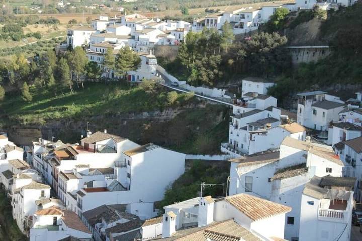 Albergue para 6 personas, con vistas y terraza, Se admiten mascotas en Setenil de las Bodegas - 3
