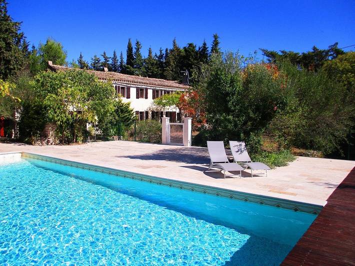 Gîte pour 8 personnes, avec jardin ainsi que terrasse et piscine, animaux acceptés