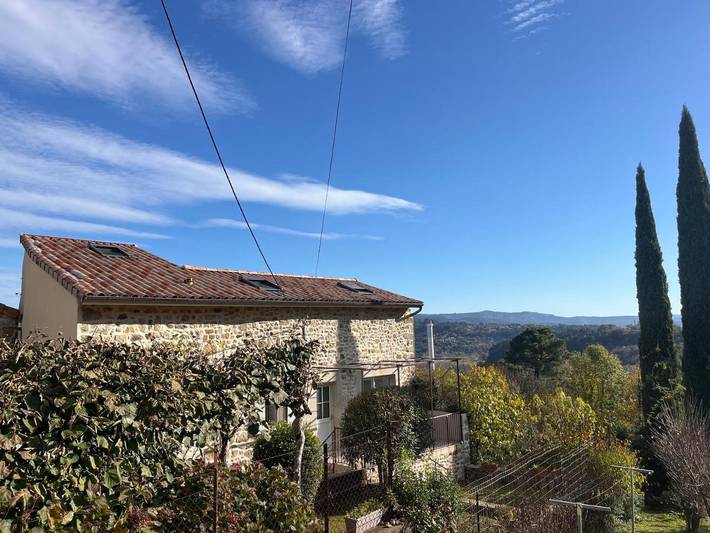 Location de vacances pour 6 personnes, avec vue et terrasse à Labégude - 2