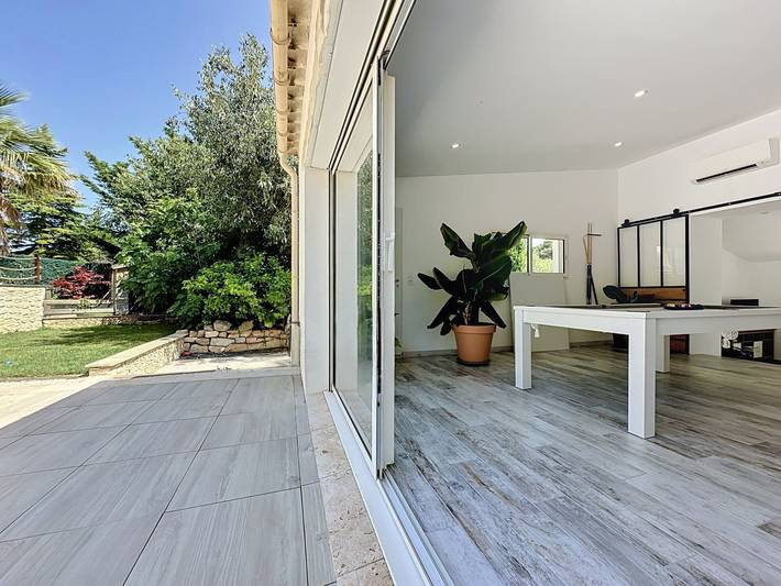 Location de vacances pour 10 personnes, avec terrasse et jardin à Nîmes - 4