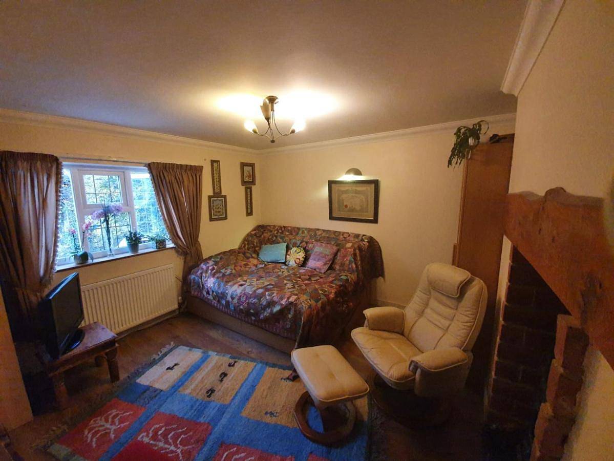 Relax and unwind at Windrush Lodge in Swindon, Wiltshire