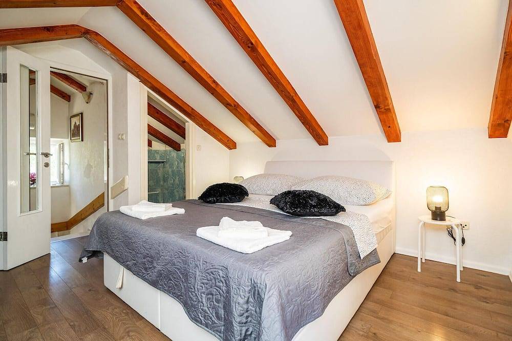 1 bedroom amazing home in Komolac in Komolac, Grad Dubrovnik
