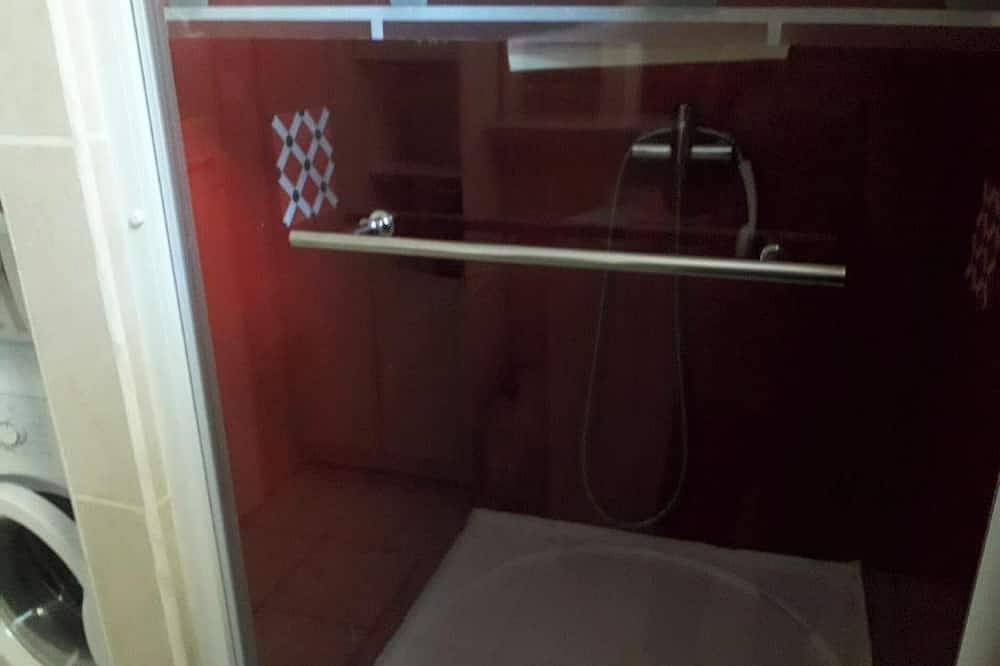Entire apartment, Homerez - Charming Apt in Le Luc in Le Luc, Draguignan region