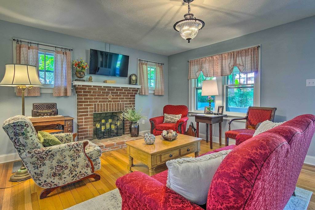 Restored Mars Hill Home on 1 Acre: Walk to Town! in Mars Hill, Madison County (NC)