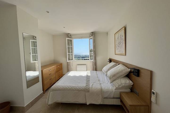 Villa pour 8 personnes, avec piscine et jardin à Villeneuve-Loubet - 4