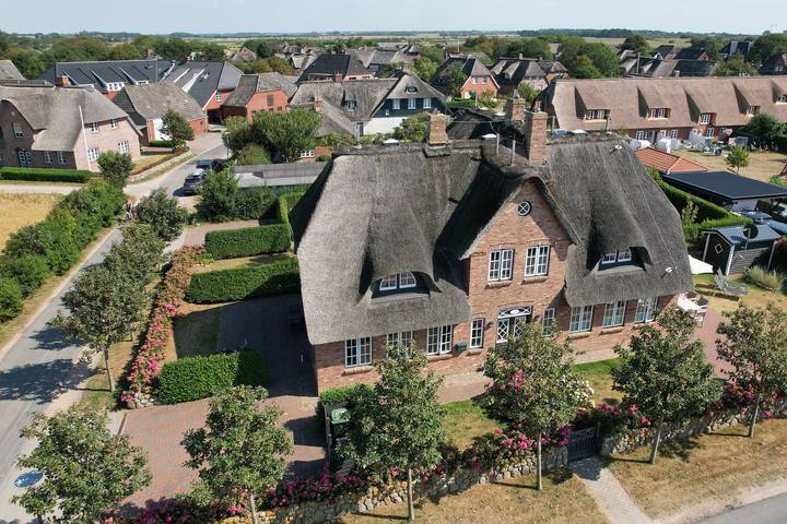 Ferienhaus für 5 Personen, mit Terrasse und Garten sowie Sauna in Utersum - 2