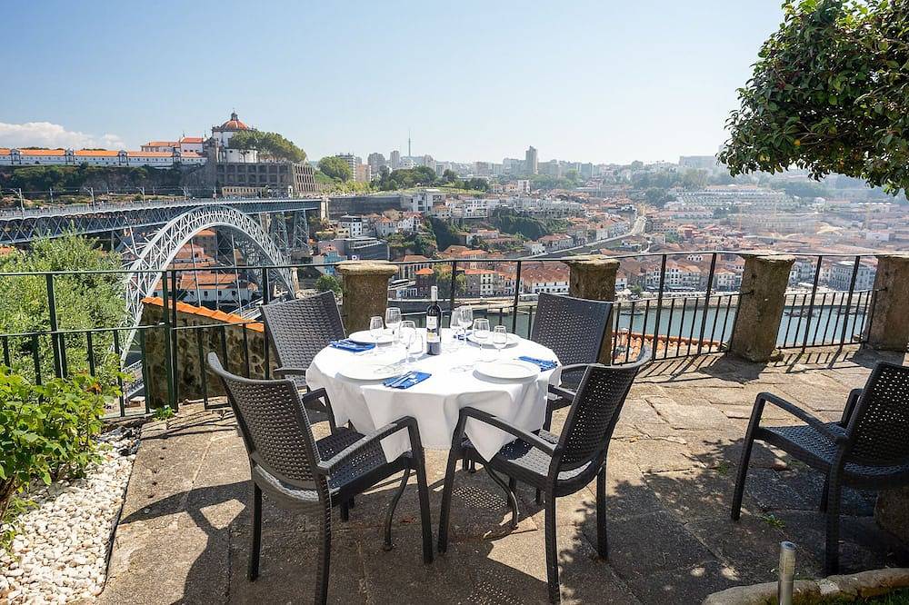 Spacious Apartment With a Shared Garden in Sé (Porto), Porto