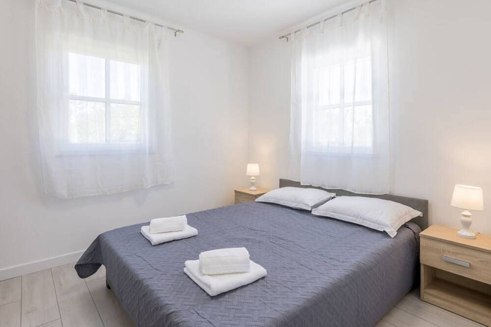 Two Bedroom Holiday Home in Dalmatinisches Zagora
