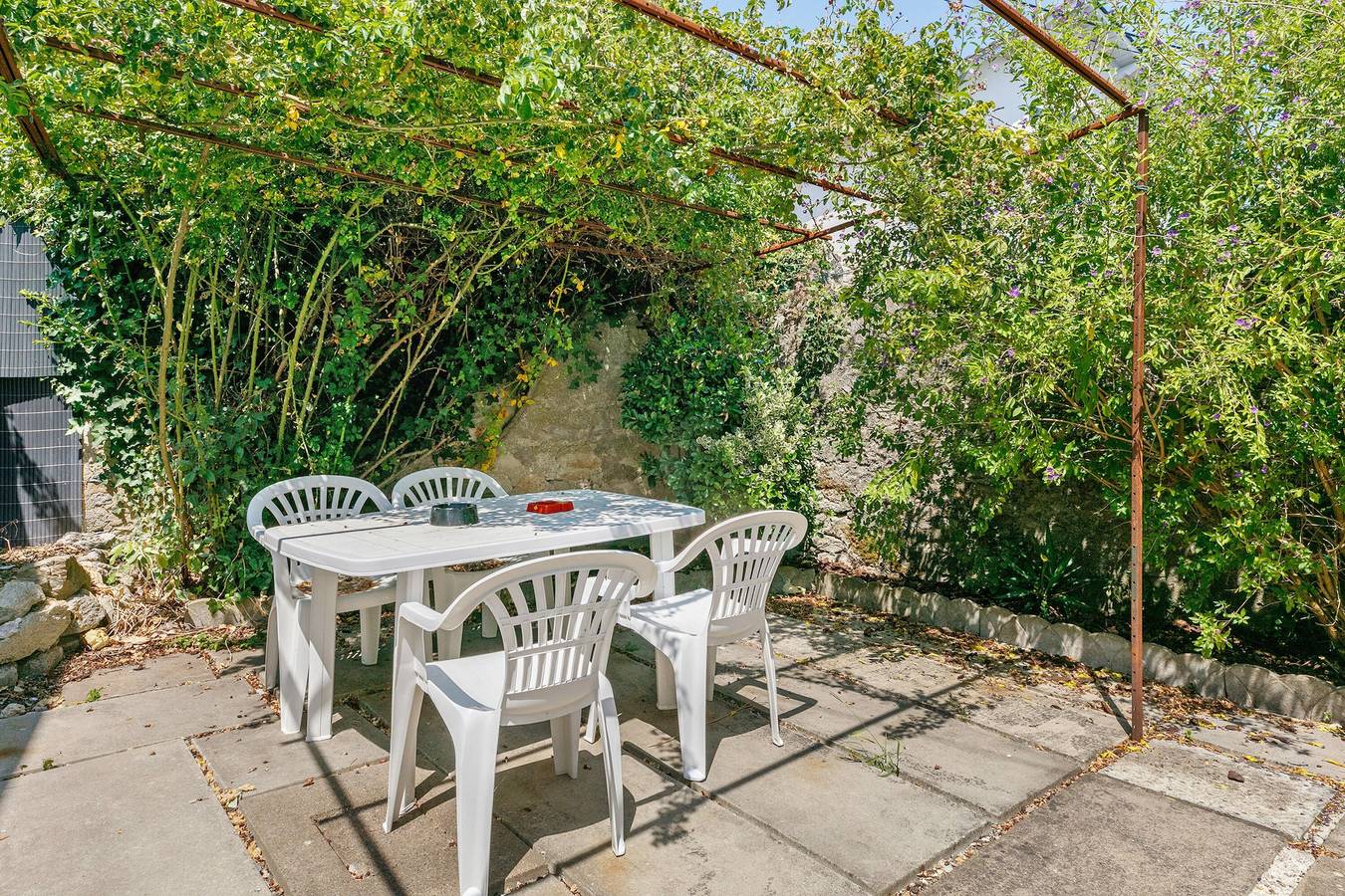 Appartement entier, Houat - Appartement 4 personnes avec terrasse partagée et Wi-Fi in Le Croisic, Côte d'Amour