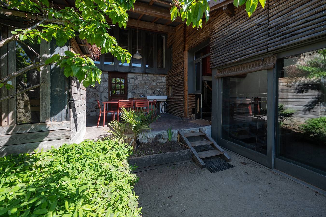 Eza - Gîte pour 6 voyageurs avec jardin in Saint-Julien-du-Serre, Parc naturel régional des Monts d'Ardèche