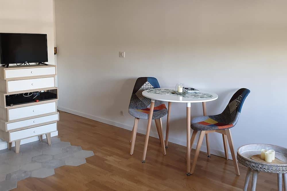 Appartement entier, Le Paon chaleureux et calme entre Paris et Disneyland in Ozoir-la-Ferrière, Seine-et-Marne