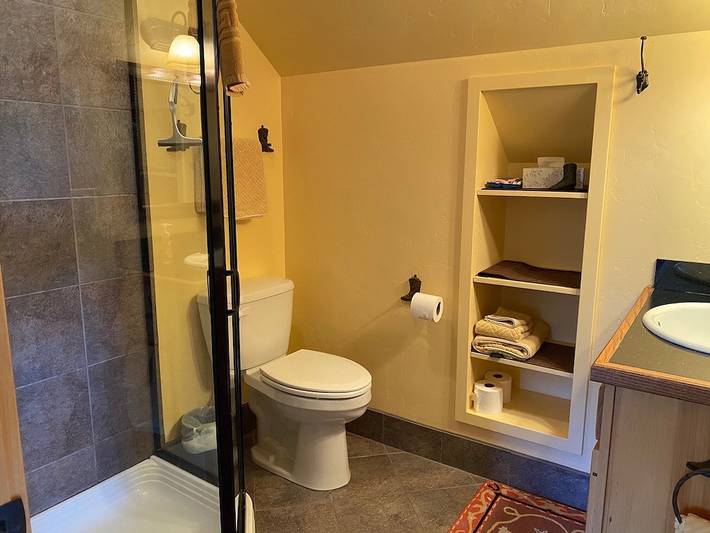 Log cabin for 6 people, with yard, with pets in Jackson Hole