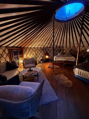 Bungalow für 3 Personen, mit Garten und Terrasse sowie Ausblick in Oberbayern