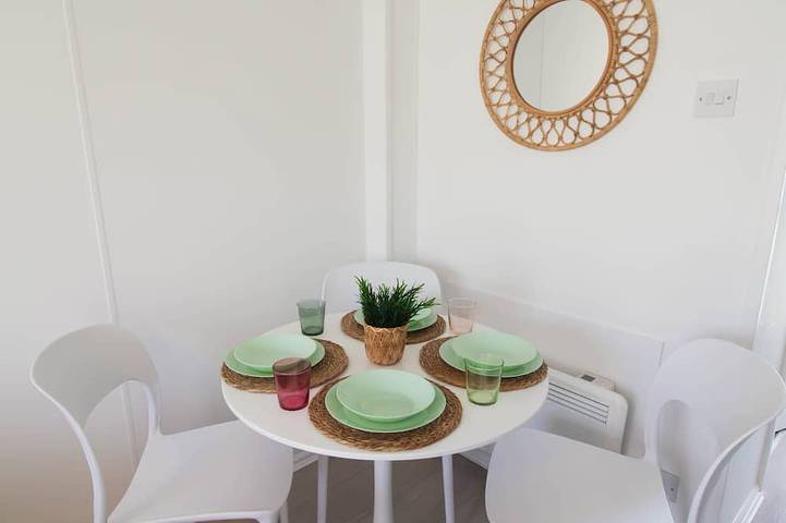 Apartment for 4 people in Brighton Marina