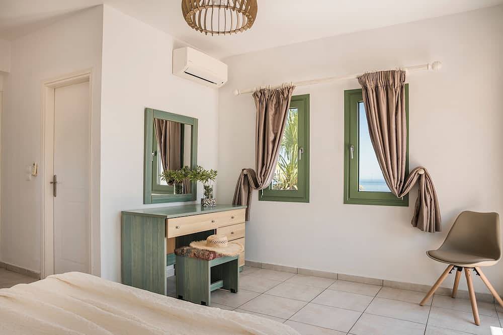 Villa de luxe avec jacuzzi, piscine à débordement et spectaculaire sur la mer et vue sur la montagne in Skala, Céphalonie