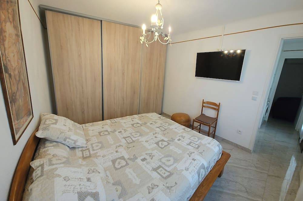 Pavillon Independant  Au Dos De Notre Villa Classe 2 Etoiles in Fréjus Plage, Fréjus
