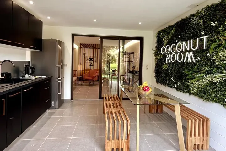 Appartement de vacances pour 2 personnes, avec jardin et piscine ainsi que jacuzzi et bassin pour enfant - 1