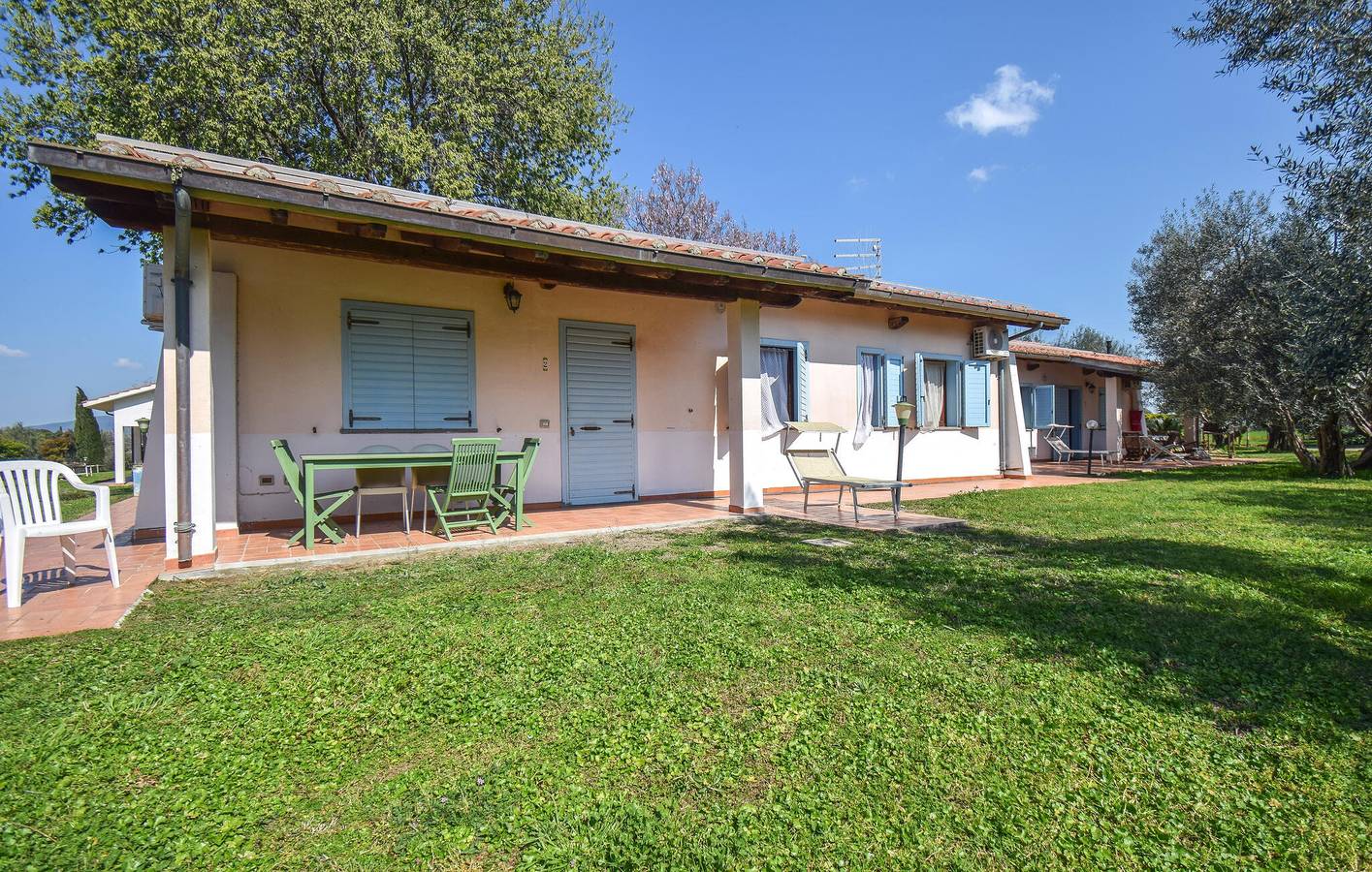Incantevole appartamento con piscina e giardino vicino a Pescia Romana in Montalto di Castro, Provincia di Viterbo