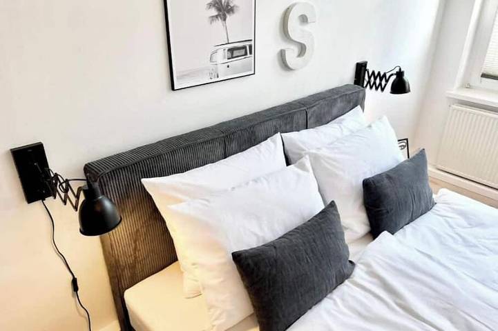 Entire apartment, Makers + Rooms Apartments Large modern vacation apartment in the city center of Detmold in Detmold, Kreis Lippe