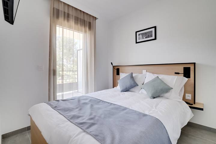 Appartement de vacances pour 4 personnes, avec jardin ainsi que terrasse et piscine à Vence