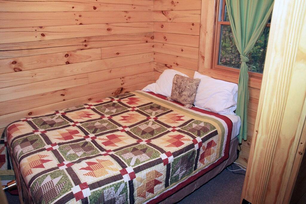 Kabine-Eigenes Badezimmer-Standard-Big Woody Cabin in Hocking Hills