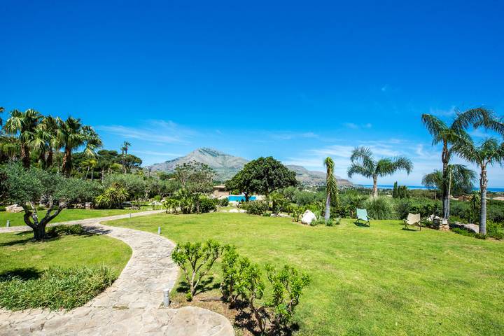 Gîte pour 4 personnes, avec jardin et terrasse à Castellammare del Golfo - 2