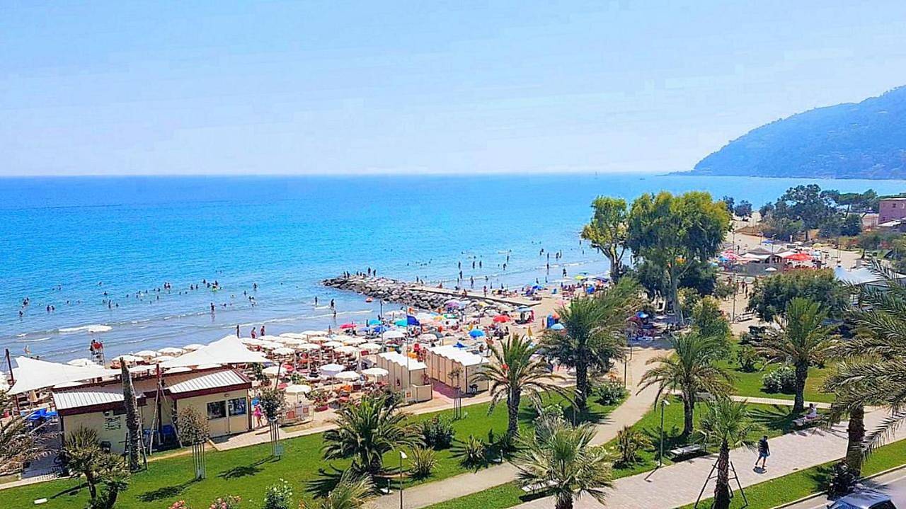 Ganze Wohnung, Aurelia 158 Int 8 Frontemare 2 in Andora, Riviera di Ponente