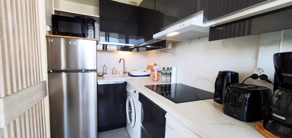 Gîte pour 4 personnes, avec piscine et balcon dans Plage du Port Fréjus - 3