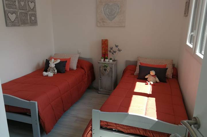 Apartamento entero, Encantadora casa moderna cerca de las playas. in Lancieux, Región de Dinan