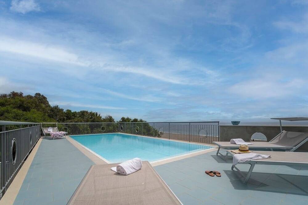 Apartamento entero, Luxury Studio Apartment Nausica with Swimming Pool Access in Fondachello, Provincia de Catania