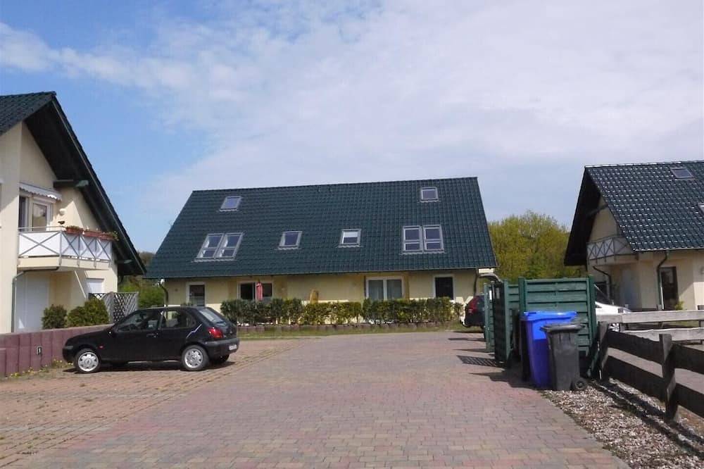 Entire apartment, Apartment for 4-6 persons, with garden, pets possible, a few minutes to the beach in Zempin, Usedomer Norden