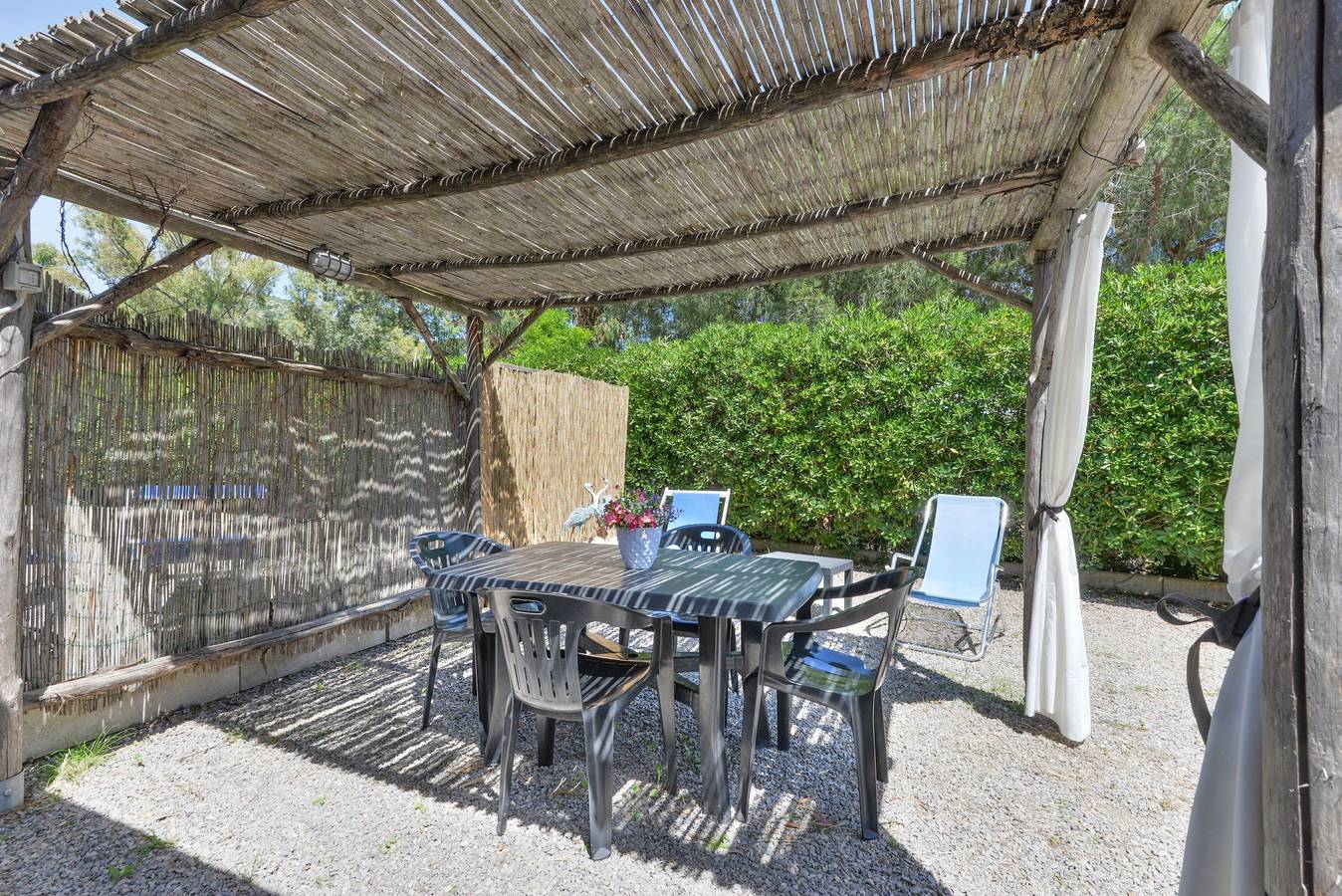 Appartamento intero, Moderno appartamento con giardino, aria condizionata e Wi-Fi in Lacona, Isola d'Elba