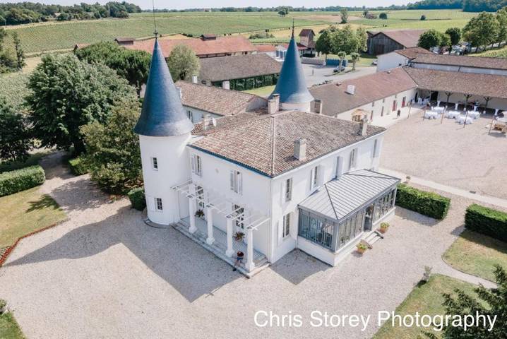 Location de vacances pour 13 personnes, avec piscine ainsi que vue et terrasse à Lignan-de-Bordeaux - 3