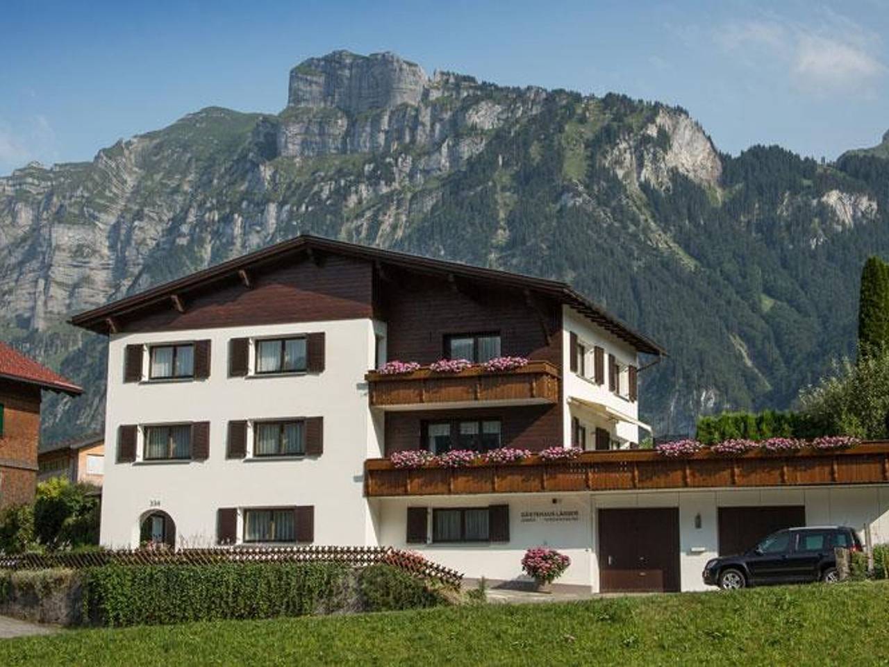 Gästehaus Apartments Lässer - Doppelzimmer weiss in Mellau, Bregenzerwald