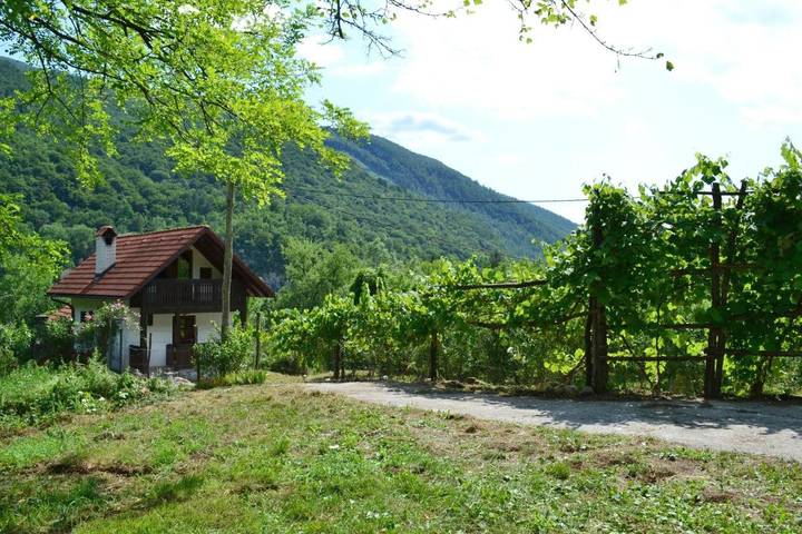 Location de vacances pour 4 personnes, avec terrasse et piscine ainsi que jardin et vue, animaux acceptés à Kobarid - 2
