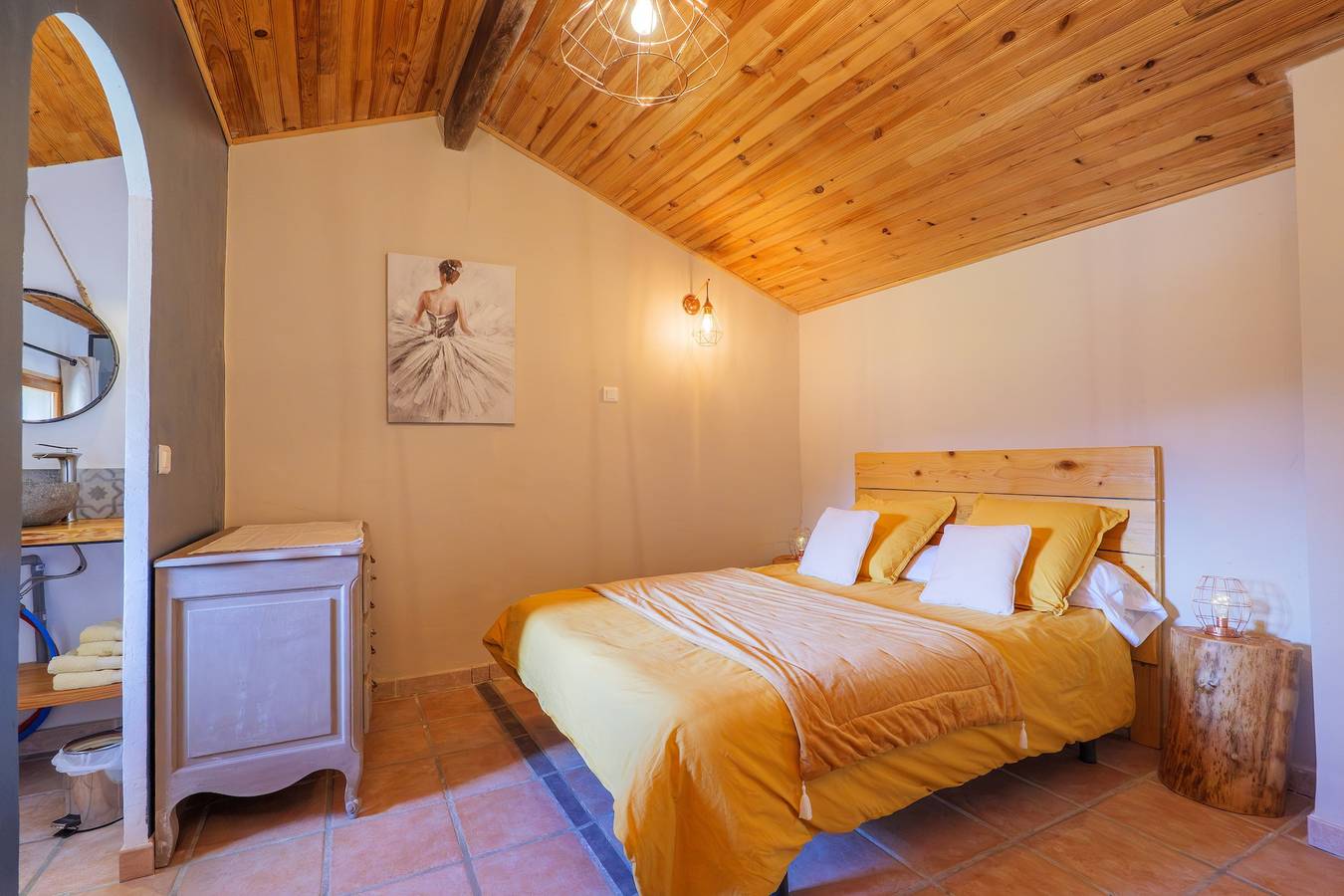 Gastenkamer 'Les Terrasses de Collanges' met bergzicht en wifi, foto 13
