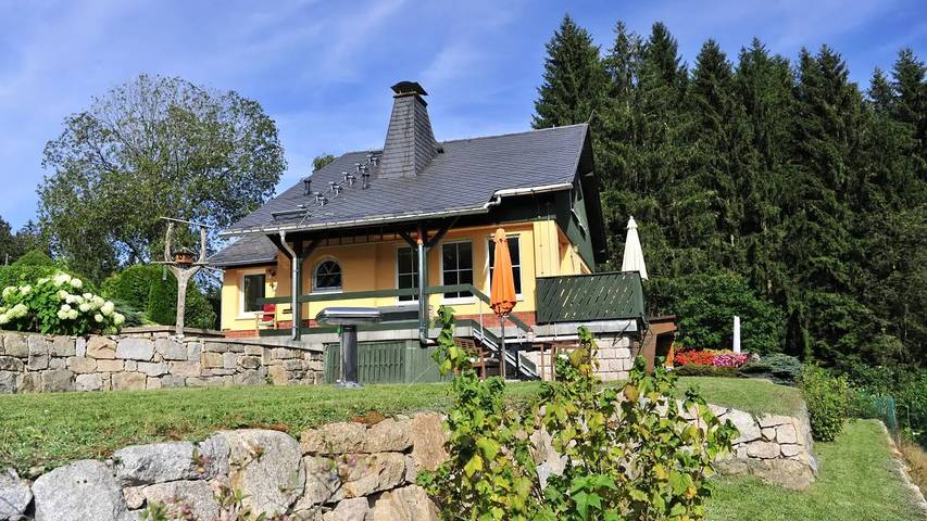 Ferienhaus für 7 Personen, mit Garten und Sauna sowie Terrasse