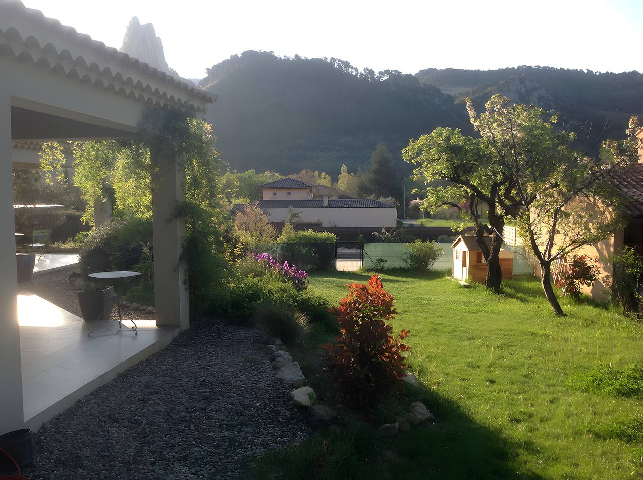 Villa 'Le Grand Chemin' mit Bergblick, privatem Pool und Wlan in Buis-les-Baronnies, Nyons und Umgebung
