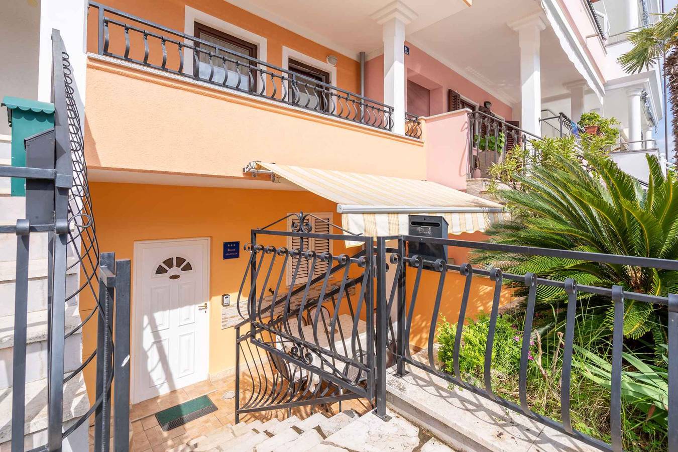 Appartement de vacances entier, Appartement de vacances avec terrasse et air conditionné  in Rovinj, Région de Rovinj