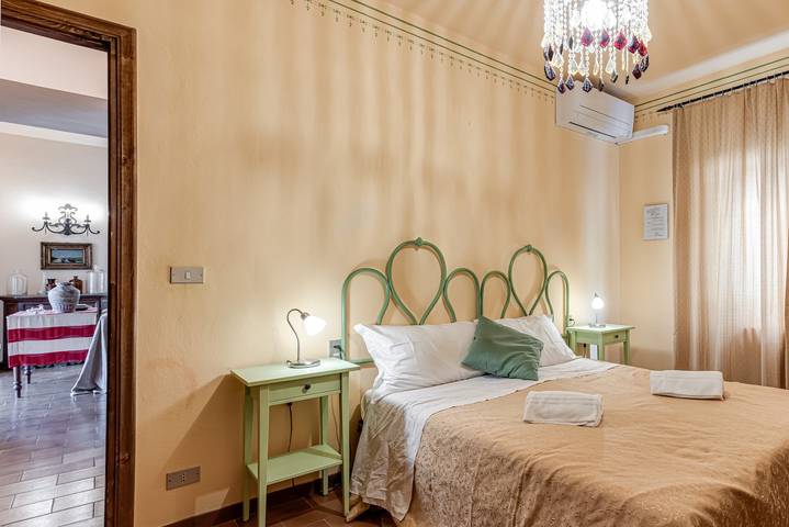Villa "L'Incompiuta" con vista sulle montagne, piscina condivisa e Wi-Fi in Vicchio, Firenze province