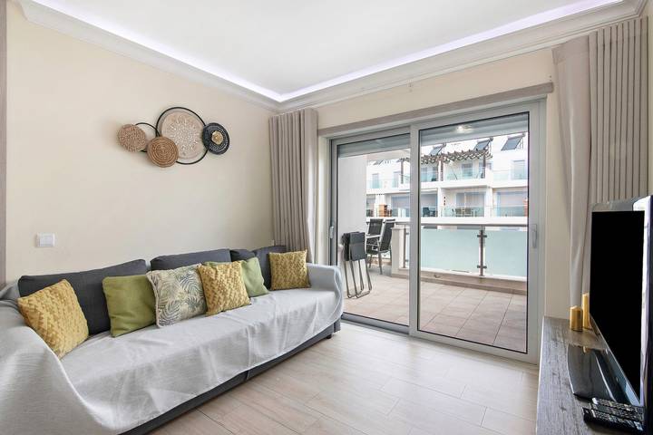 Apartamento inteiro, Apartamento 'Numar Residence Aa' com piscina partilhada, Wi-Fi e ar condicionado in Manta Rota, Vila Nova de Cacela