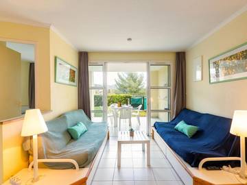Gîte pour 4 personnes, avec piscine ainsi que terrasse et jardin, animaux acceptés dans Gare Du Dramont