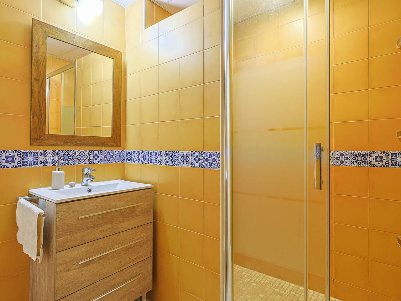 Entire apartment, Charming apartment in Seville with high-speed Wifi in Casco Antiguo, Sevilla