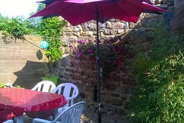Gîte pour 5 personnes, avec terrasse dans Grâces